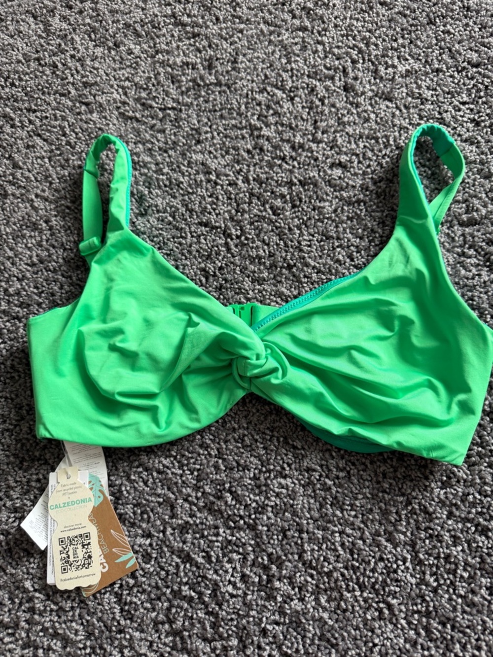 Calzedonia Green Bikini Top XL 40 Underwire Twist Front NWT Adjustable - Picture 2 of 9